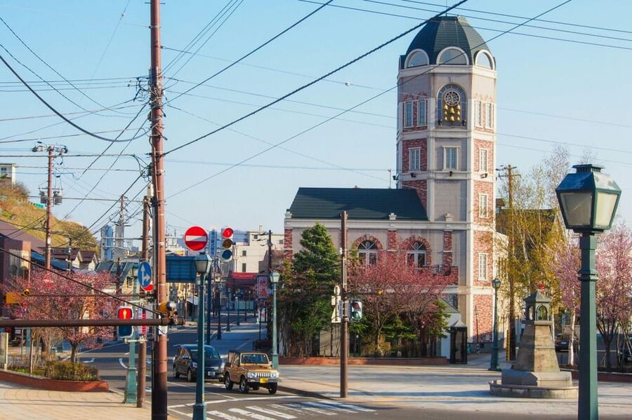 1-Day Tour Sapporo: The port city of Otaru & Local Brewery - Lunch around Sakaimachi Street