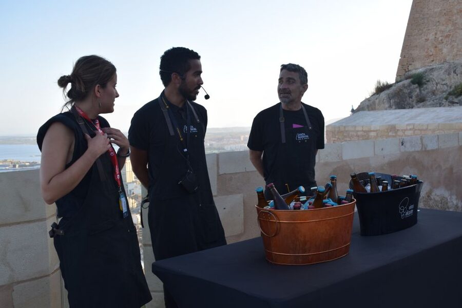 Alicante: Craft Beer Tasting at Santa Barbara Castle - Four beers above Alicante