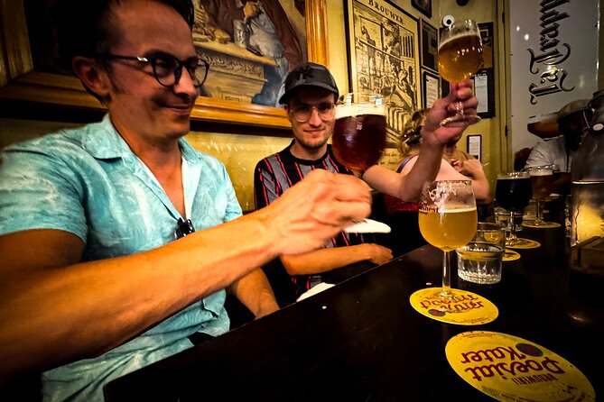 Amsterdam Craft Beer Tour - Discover the Tastiest Dutch Brews! - Walking through the Red Light District to De Prael