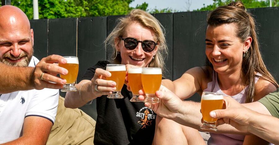 Amsterdam: Guided Craft Beer Brewery Bus Tour with Tastings - The guide sets the tone