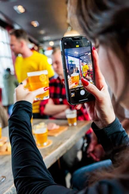 Amsterdam: Guided Craft Beer Tasting with cheese and snacks - What the guide adds to the tasting