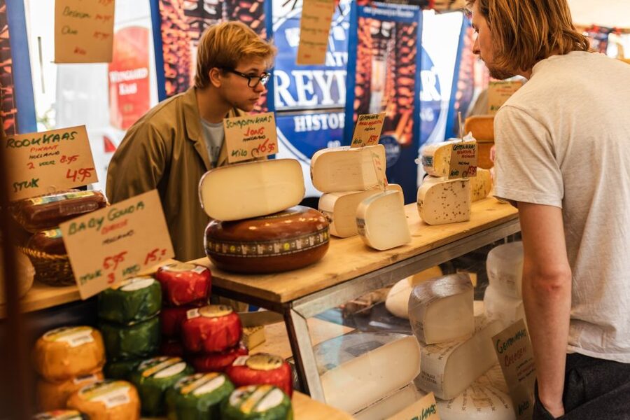 Amsterdam: Private Cheese and Beer Tour - De Kaaskamer and a serious cheese-shop stop