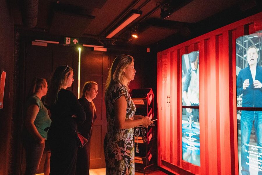 Antwerp: City Brewery De Koninck Interactive Tour - Trying the beer-tapping challenge