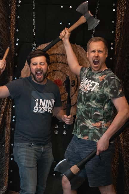 AXE THROWING & CRAFT BEER EXPERIENCE IN COLOGNE - Games that keep the hour moving