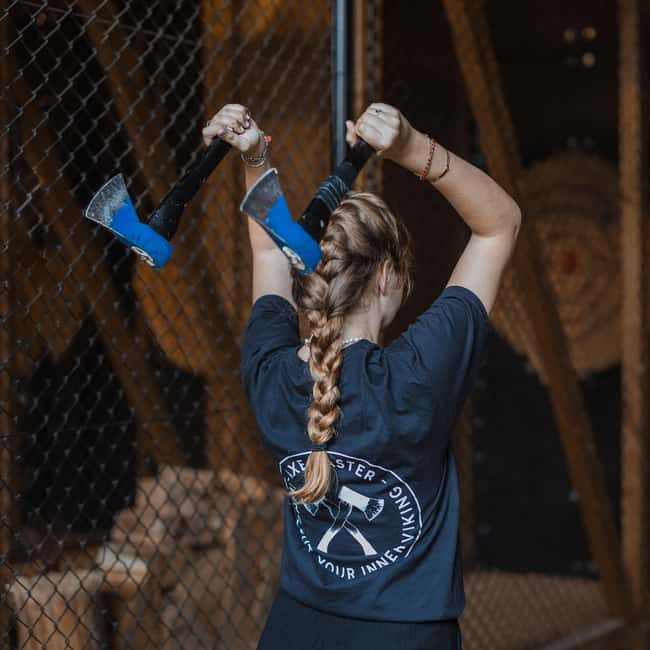 AXE THROWING & CRAFT BEER EXPERIENCE IN COLOGNE - The main strengths and the small compromises