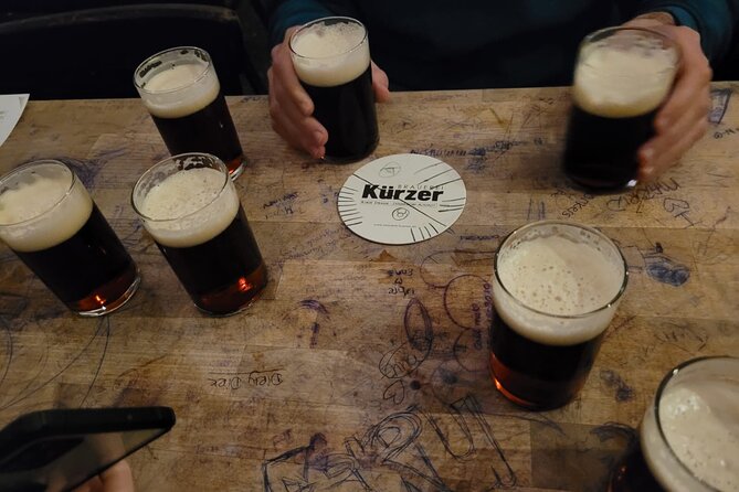 Beer tour with tasting in Dusseldorf - City-making stories at the Stadterhebungsmonument