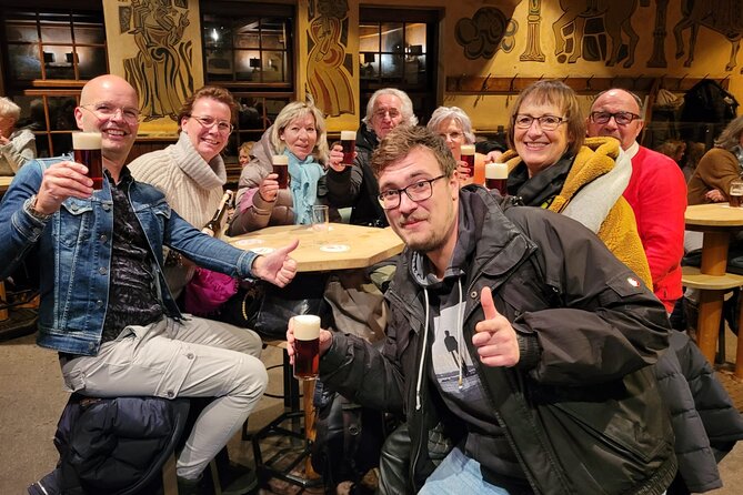 Beer tour with tasting in Dusseldorf - Carnival at the Hoppeditzdenkmal
