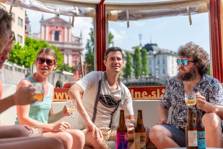 BEER WAY Ljubljana: Boat & Craft Beer Tasting Tour - Seeing Prešeren Square from the river
