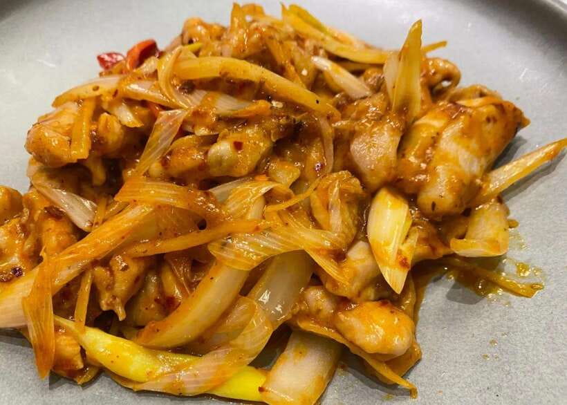 Beijing Hutong Dinner and Beer Walking Private Tour - A second dinner and the restaurant with a famous connection