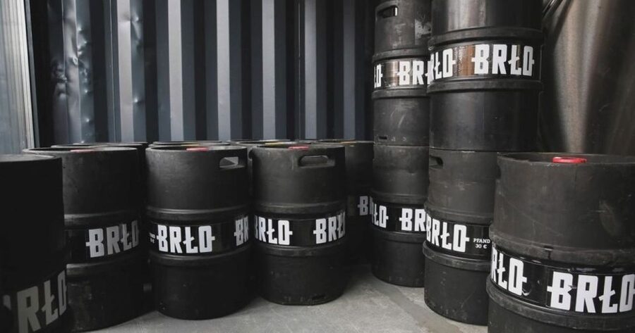 Berlin: BRLO BRWHOUSE Tour and Craft Beer Tasting - The five-beer tasting, with food in small portions