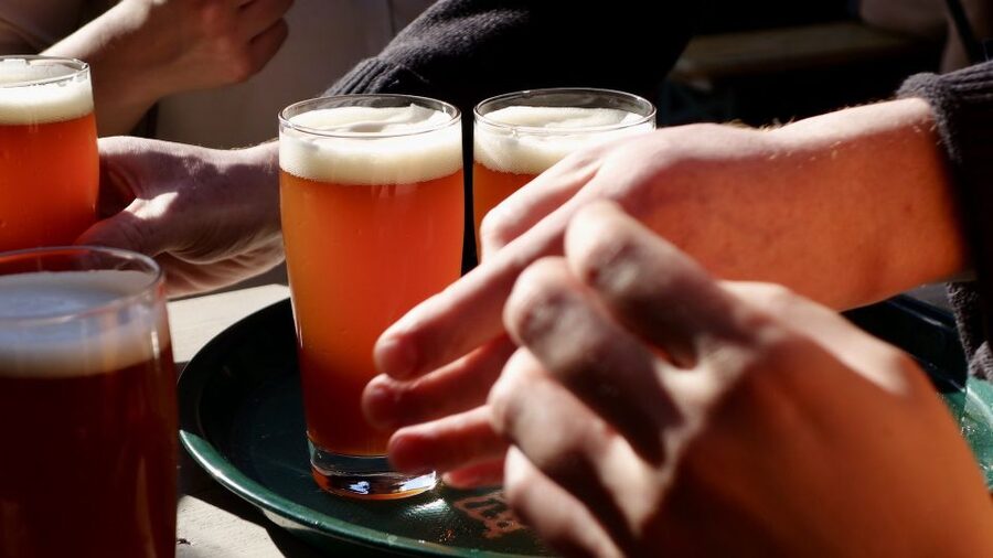 Berlin: Guided Craft Beer & Cultural Tour With Snacks - Start at Ostkreuz and enter Friedrichshain