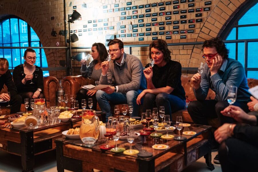 Berlin: Mampe Schnapps Brewery Tour and Tasting (IN ENGLISH) - A 190-year story told through bottles and Berlin