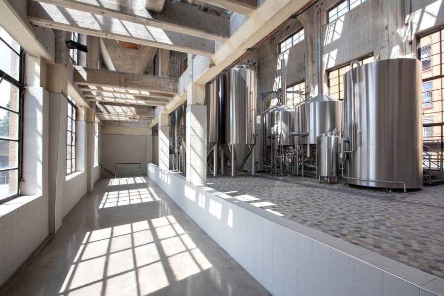 Berlin: Vagabund Brauerei Beer Tasting & Guided Brewery Tour - Learning how to taste beer properly