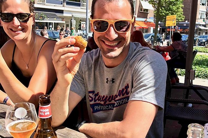 Boat & Beer Walking Tour - What the snacks and beer mean for the price
