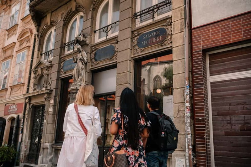 Bratislava: Private Walking Tour with Optional Beer Tasting - Main Square and the knight Roland