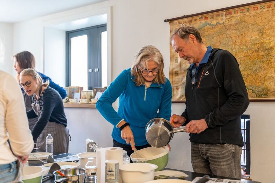 Bruges: Belgian Waffle-Making Workshop with Beer Tasting - Who should book this experience
