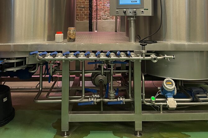 Brussels Beer Tour: Taste Delicious craft Beer & local Brews! - What the guide adds to the experience