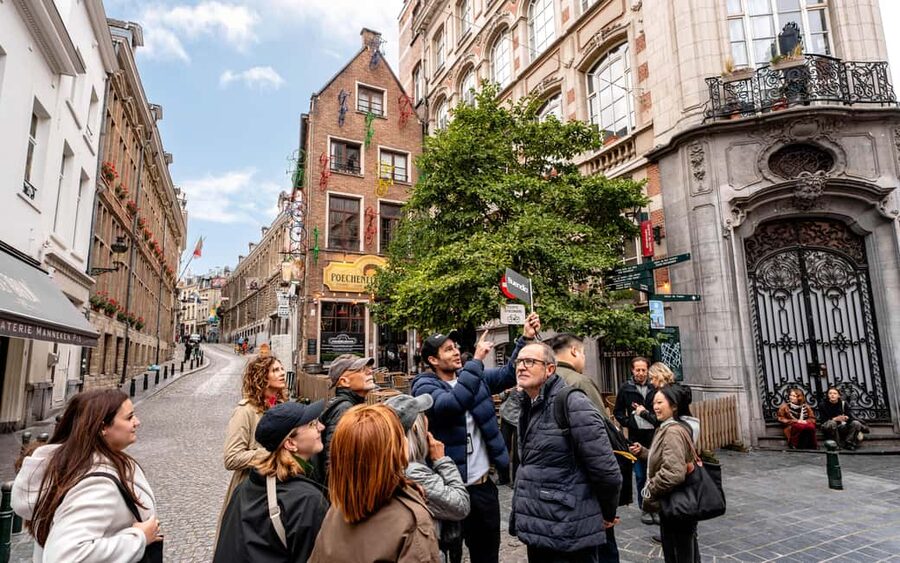 Brussels: Guided Walking Tour with Optional Beer Tasting - Mont des Arts provides a cultural pause