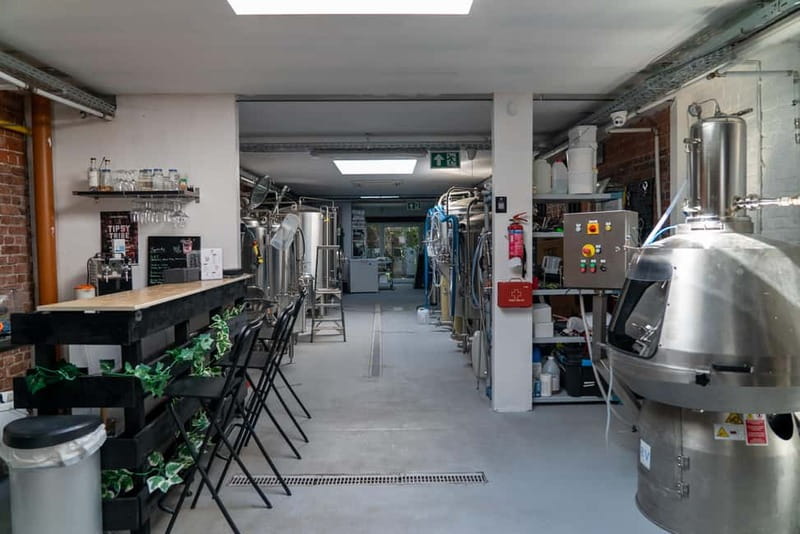 Brussels: micro brewery & distillery tour + beer tasting - Beer and spirits under one roof