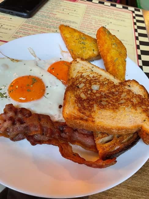 Budapest: 4-hour Bottomless Brunch w/ Cocktails & Craft Beer - The flexible noon to 4 pm format
