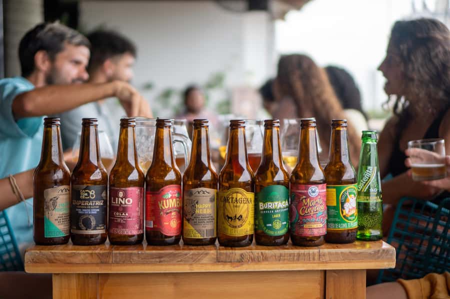 Cartagena: Colombian Craft Beer Tasting - Choosing between ceviche and a sandwich