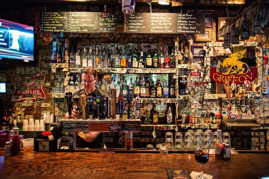 Charleston: Craft Beer and Cocktails Guided Tour - Pubs, taverns, craft beer, and a former speakeasy