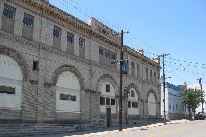 Cincinnati Ballparks & Breweries Bus Tour - Moerlein Lager House closes the loop