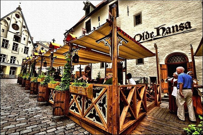 City tour and craft beers and cheeses at the local market - Starting in Town Hall Square at 10:00 a.m.