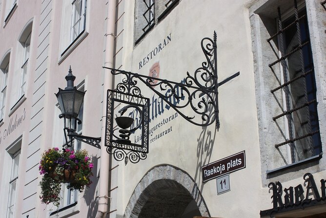 City tour and craft beers and cheeses at the local market - Danish King’s Garden and the city’s oldest street