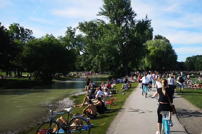 Classic Mike's Bike Tour daily @ 11.30 incl Beer Garden & Surfers - Odeonsplatz and the city’s complicated past