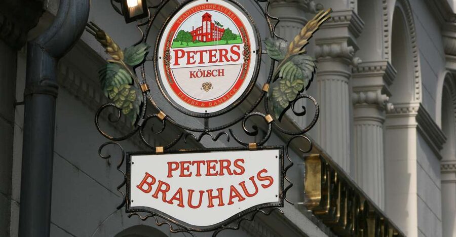 Cologne: 3 Old Town Breweries Guided Walking Tour - The ten-minute walk to Peters Brauhaus