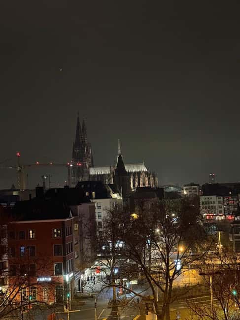 Cologne-Kölsch Live: Brewery Tour with a Brewmaster - Kölsch, Culture & Insights - Meeting Dave at the cathedral
