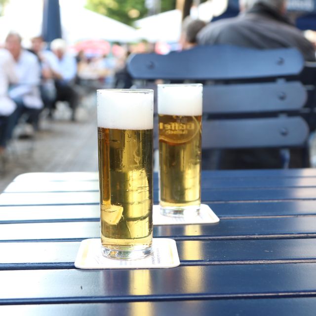 Cologne: Old Town Walking Tour inkl Brewery Visit - Three brewery stops and the Kölsch tradition