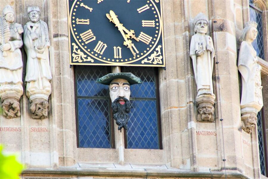 Cologne: Old Town Walking Tour with 1 Brewery Visit & 1 Beer - Meeting Friedrich Wilhelm III at Heumarkt