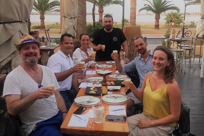 Craft Beer & City Tour - Rethymno Old Town - Starting with beer at the Venetian Harbour