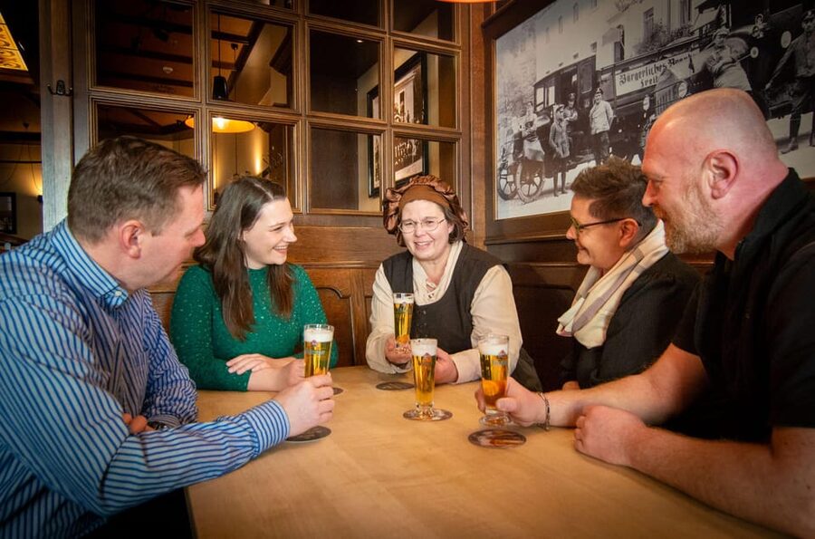 Dresden: Guided Tour with Beer Tasting - CAMONDAS Chocolate Museum and the Unusual Pour