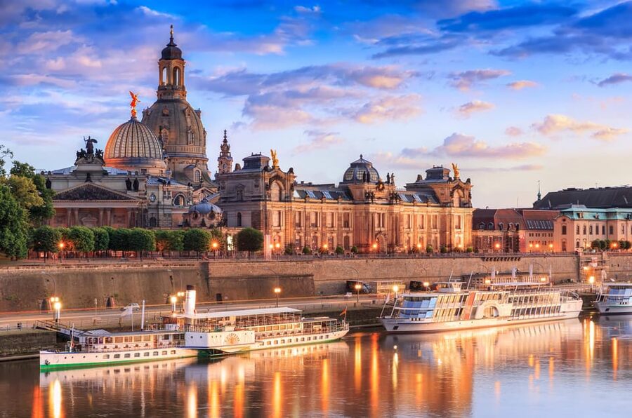 Dresden: Guided Tour with Beer Tasting - The German-Only Format Matters