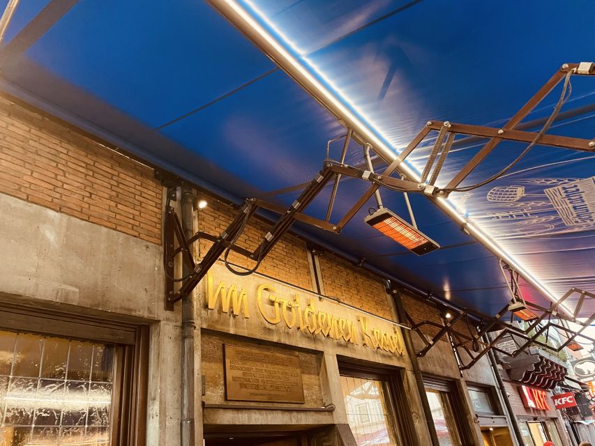 Düsseldorf: Altbier-Safari Beer Walking Tour - Uerige and the famous Old Town finish