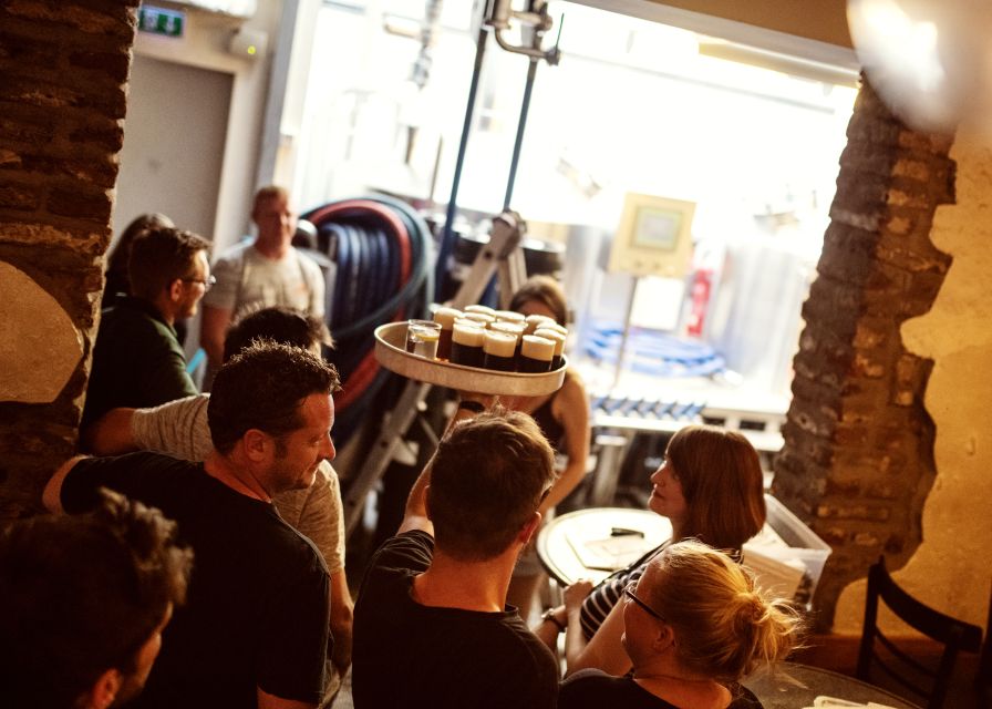 Düsseldorf: Brewery Tour with Alt Beer Tastings - Zum Schlüssel and the classic brewpub atmosphere