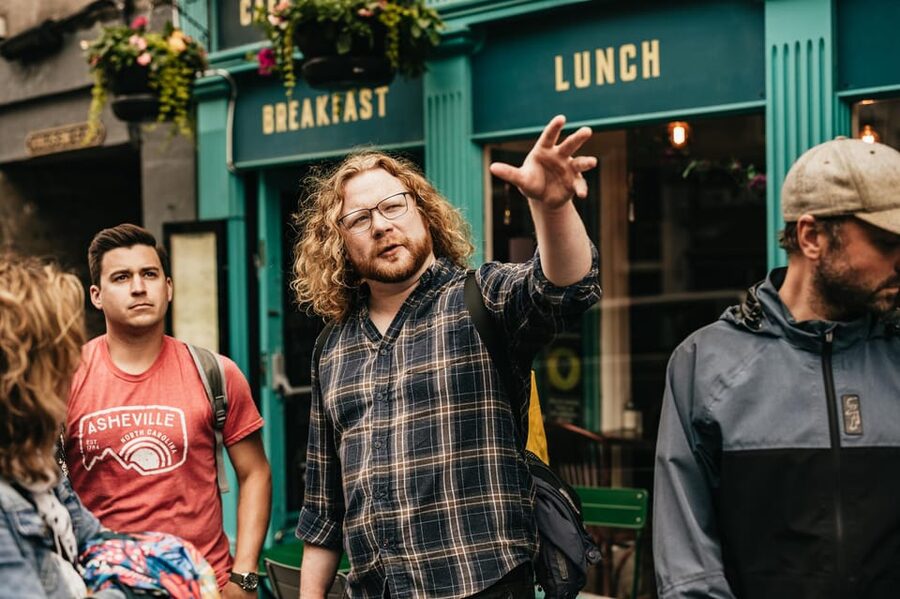 Edinburgh: Pubs and History Guided Walking Tour with Beer - Key points to know before booking