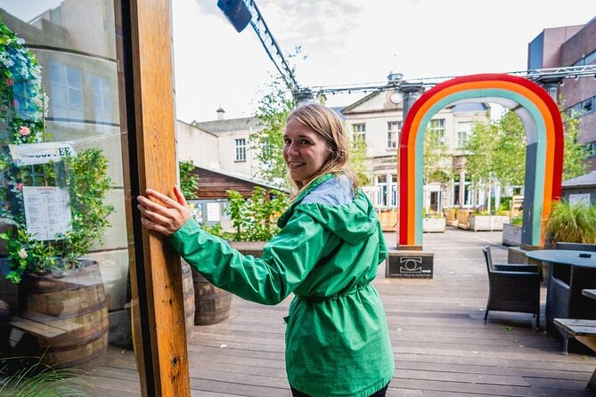 Edinburgh: Pubs & History Walking Tour with Beer Tasting - What the pub stops are really like