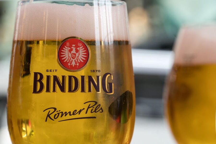 Frankfurt: Private German Beer Tasting Tour in Old Town - Walking, comfort, and accessibility