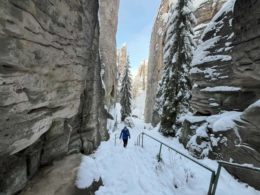 From Prague: Hike, Castle and Brewery in Bohemian Paradise - Beer in Lomnice nad Popelkou