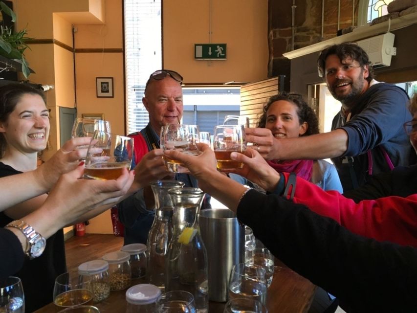 Glasgow: Pubs & History Guided Walking Tour with Beer - Glasgow’s beer story begins in Blythswood Square