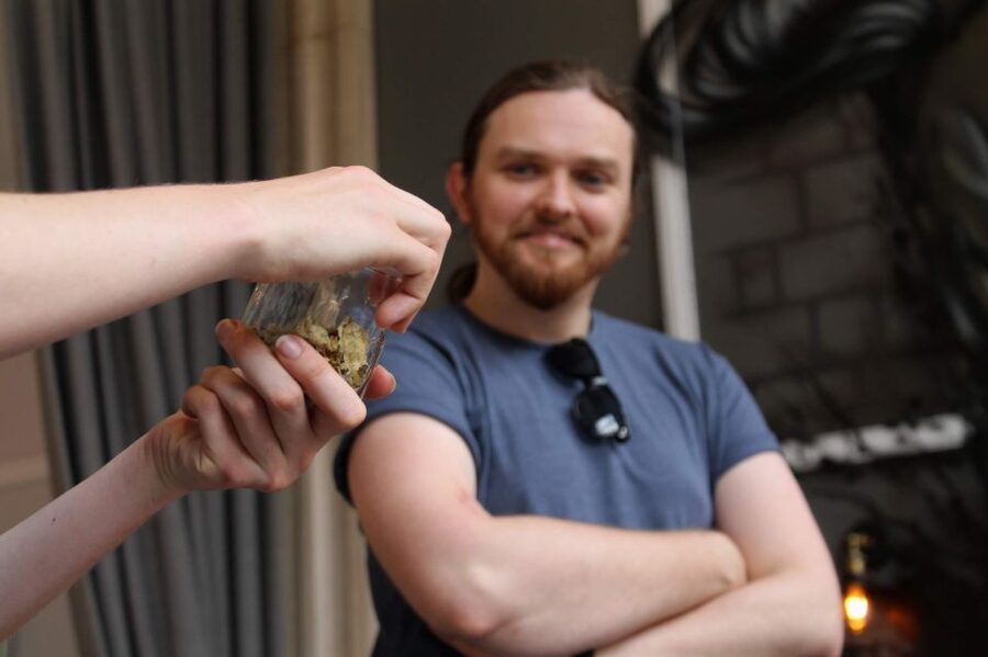 Glasgow: Pubs & History Guided Walking Tour with Beer - High Street brings Glasgow’s long story into focus