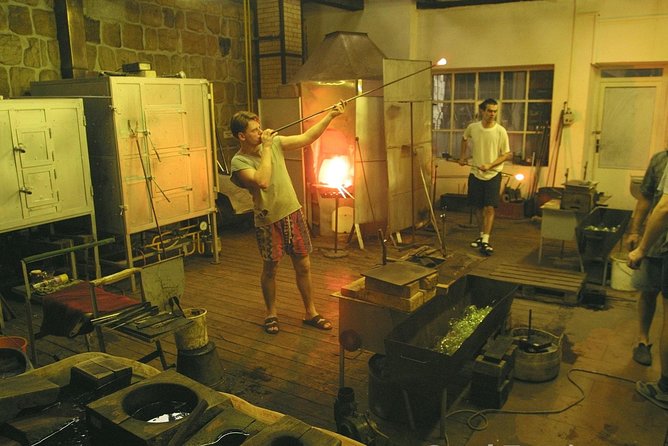 Glass and Brewery Day Trip from Prague - Guides, drivers, and the human side of the day