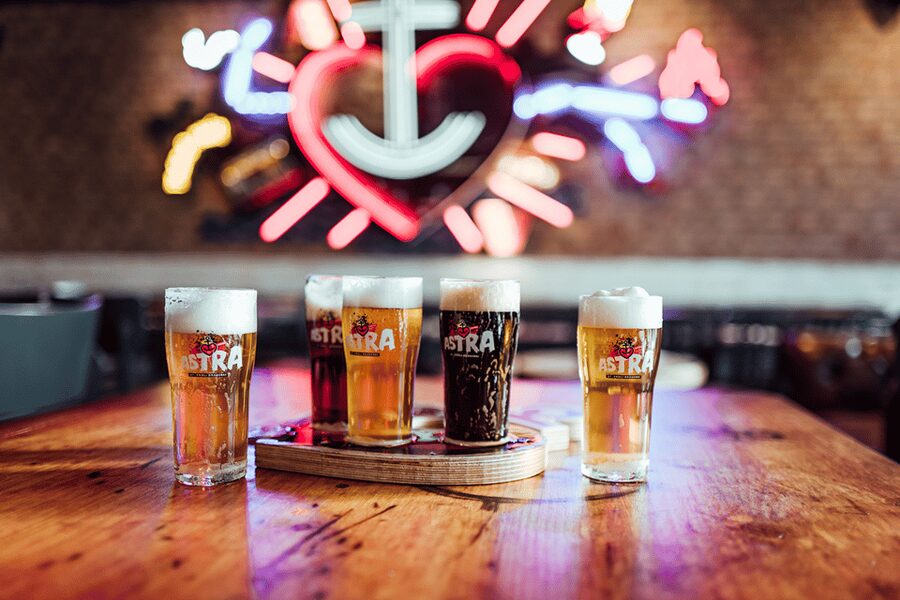 Hamburg: St. Pauli Breweries Walking Tour with Tastings - Starting by the harbor with St. Pauli in view