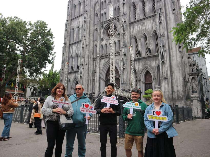 Hanoi Exclusive Craft Beer Bus: Cultural Sightseeing Tour - What the Mini Bus and Group Size Mean