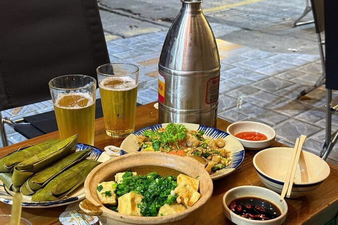 Ho Chi Minh City : Saigon Craft Beer & Local Food Tour By Scooter - Streetside Food and Craft Beer at 120 Rach Bung Binh