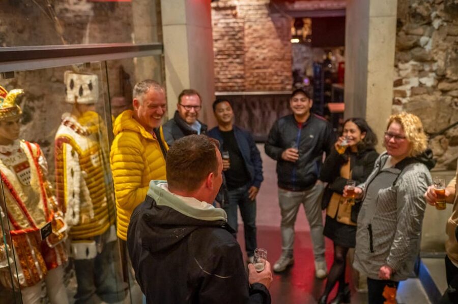 Informative and fun brewery tour in German, public - First stop: Brauerei zur Malzmühle